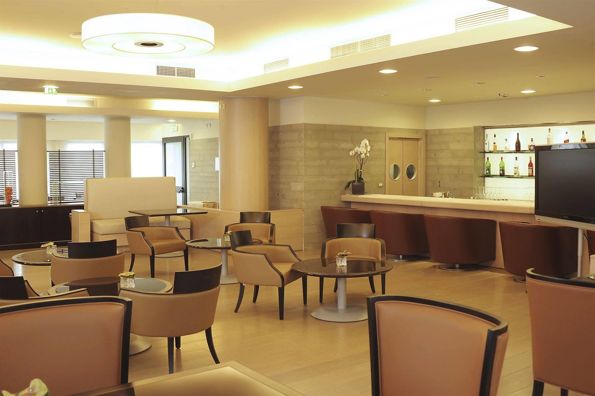 Hotel Nh Linate Peschiera Borromeo Esterno foto