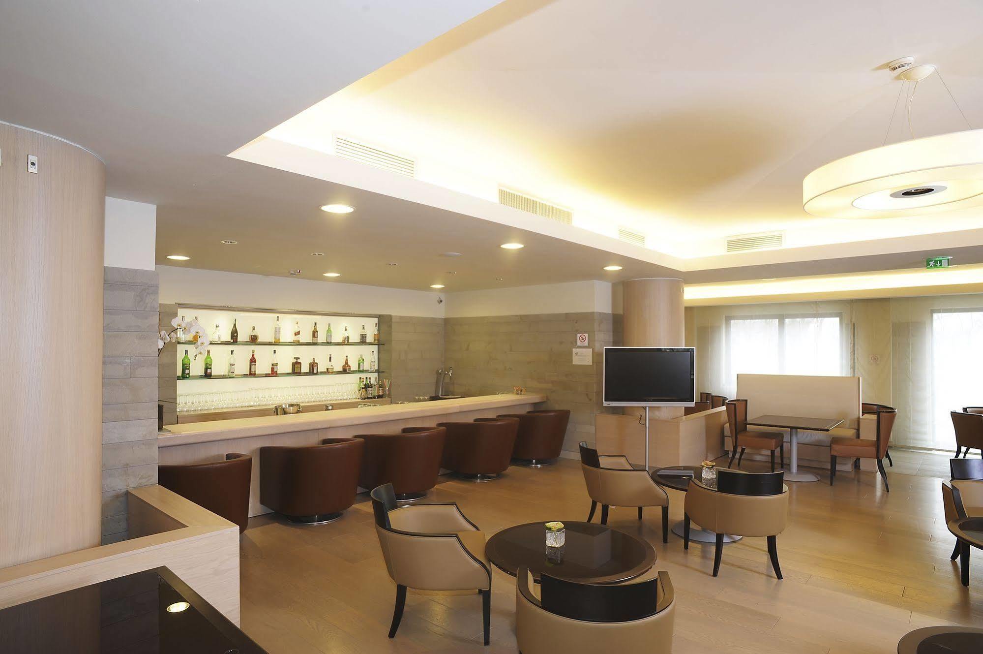 Hotel Nh Linate Peschiera Borromeo Esterno foto