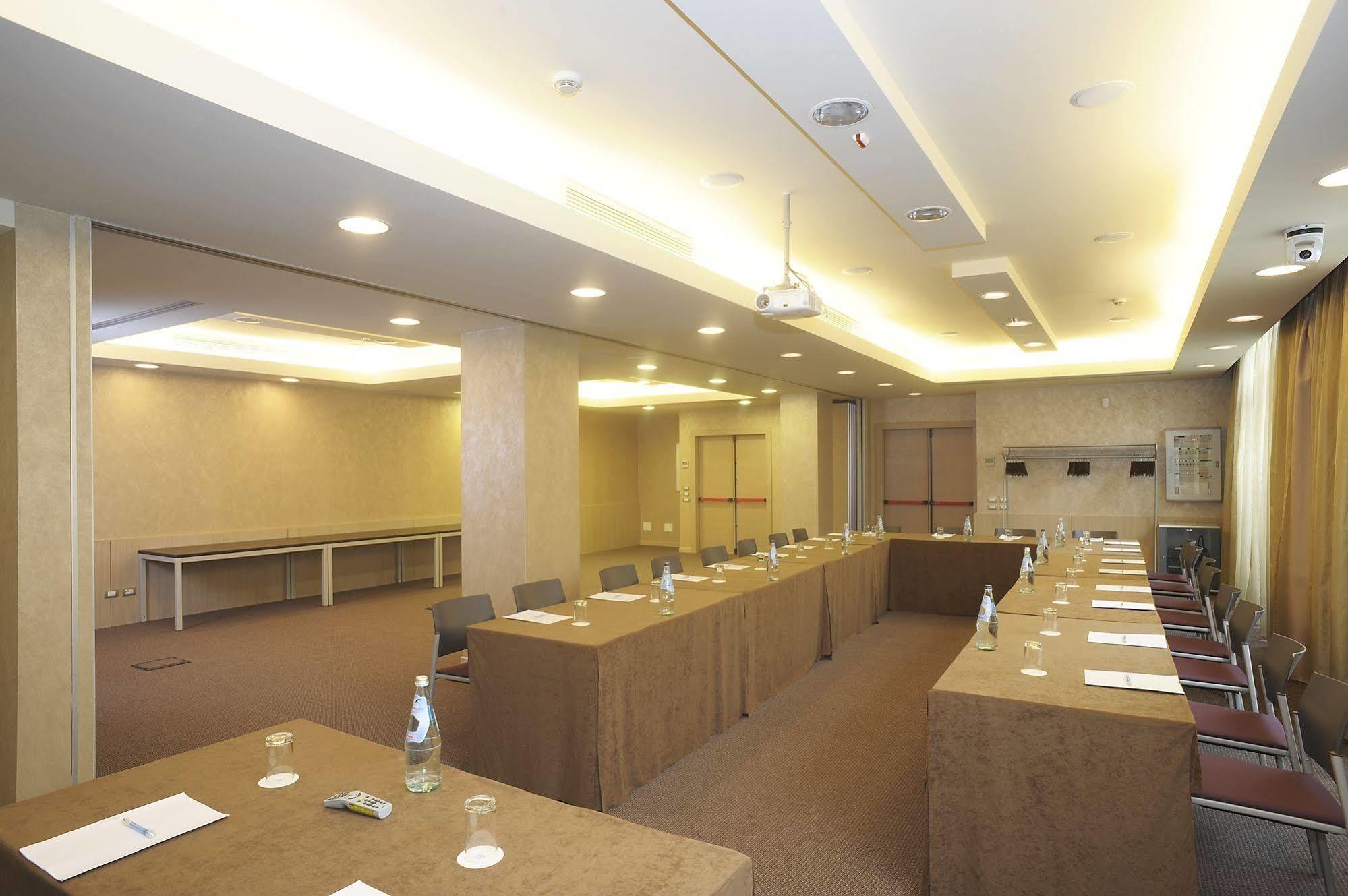 Hotel Nh Linate Peschiera Borromeo Esterno foto