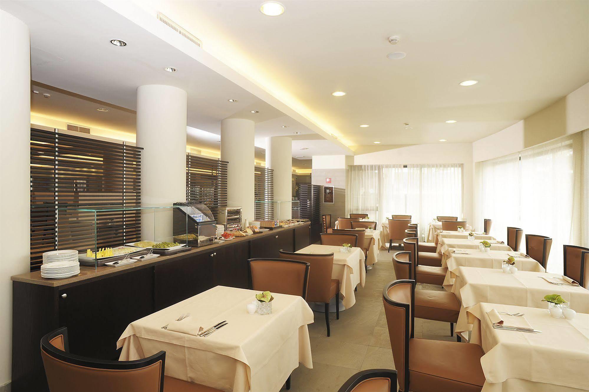 Hotel Nh Linate Peschiera Borromeo Esterno foto