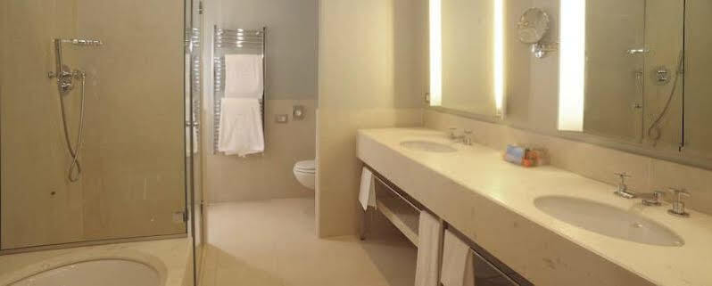 Hotel Nh Linate Peschiera Borromeo Esterno foto